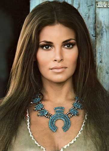 Raquel welch glossy - raquel, 8.5"