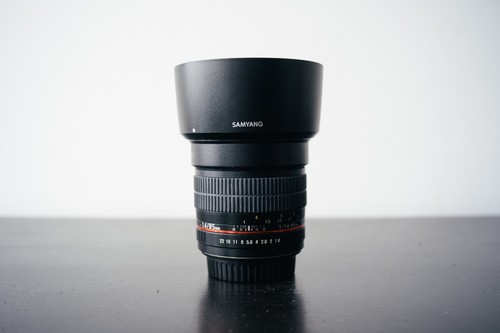 Samyang 85mm 4 - f/1.4, manual