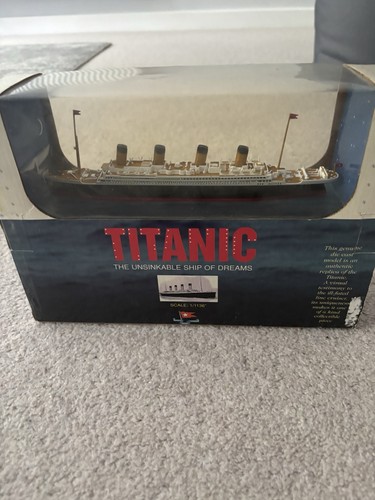 Titanic model clayton - by,