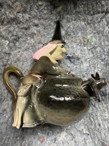 Witch with cauldron bat - cauldron,,