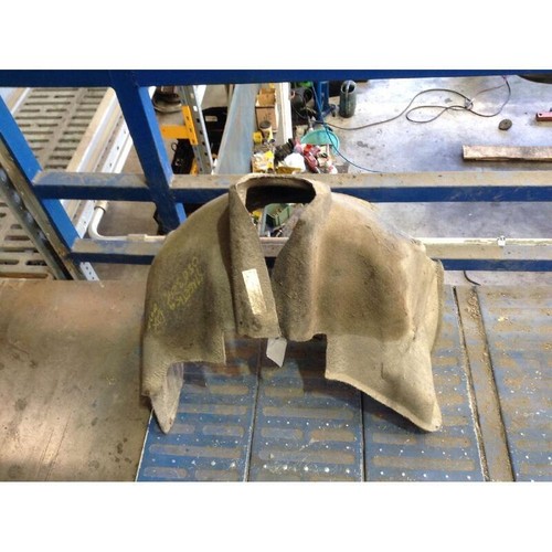 Right rear wheel arch - rear,