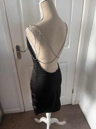 Medium black silky - medium,