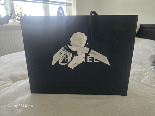 Chanel black gift bag - black,