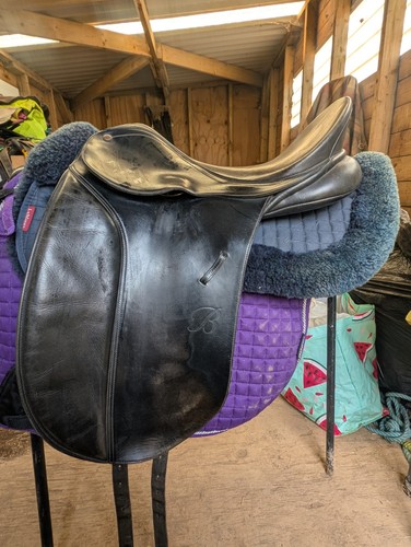 Bates dressage saddle - saddle,