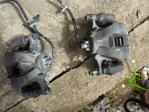 Front brake calipers - , honda
