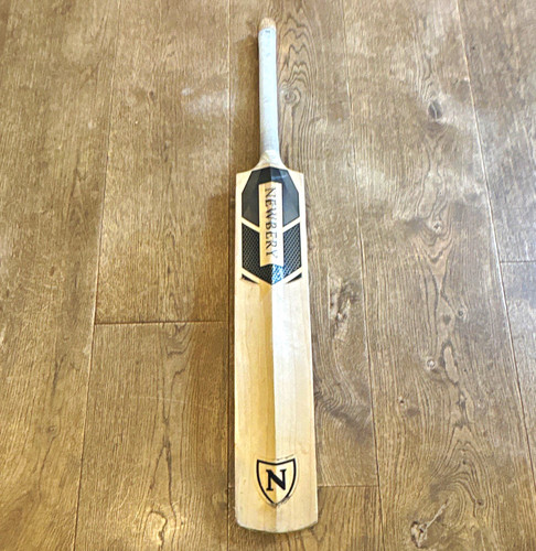 Newbery youth cricket - newbery, bat