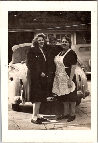 Vintage 1940s snapshot photo - vintage,