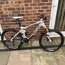 Trek Fuel EX7. 2012. Frame 18.5 virt/17.5 actual.