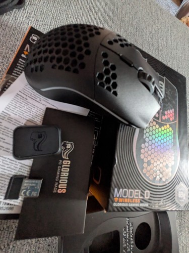 Glorious model wireless - model, o