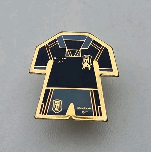 Aston villa vintage pin badge - vintage,