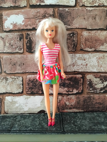 Sindy barbie clone doll - sindy,