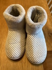 M & S, Size 5, Beige, Bobble