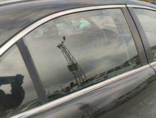 43R00122 1509051 rear window