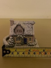 Lilliput Lane Cranberry Cottage 1992 Winter Miniature Handcrafted England