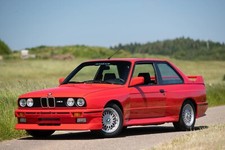 1988 BMW M3 red front qtr | 24