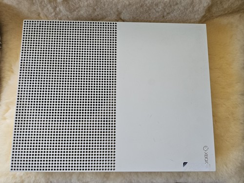 Xbox one with two controllers - xbox,
