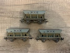 Bachmann 37-500Y OO Gauge 24T Hopper Wagon Set BR Grey Weathered Boxed