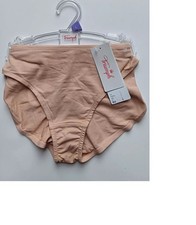 BNWT Triumph SIZE L- 14