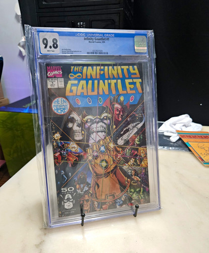 Infinity gauntlet cgc 9 8 - gauntlet,