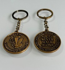 *NEW* CELTIC SCOTTISH LEAGUE WINNERS DOUBLE SIDED KEYRING 40mm 