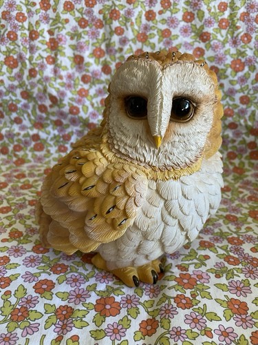 Large barn owl - barn, figurine