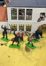5 X Britains Deetail Medieval