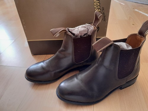 Brown leather loveson riding - leather,
