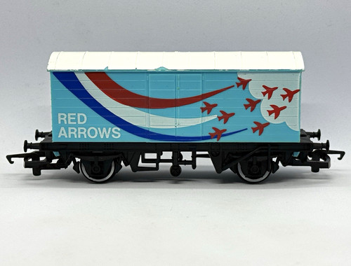 Hornby red arrows - hornby,