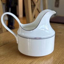 Vintage Royal Doulton Simplicity Bone China Cream Milk Jug Gravy Jug 4.5” tall