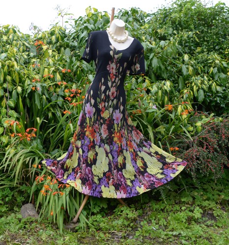 Chesca black mult border - chesca, sz