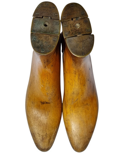 Francis antique wooden boot - j,