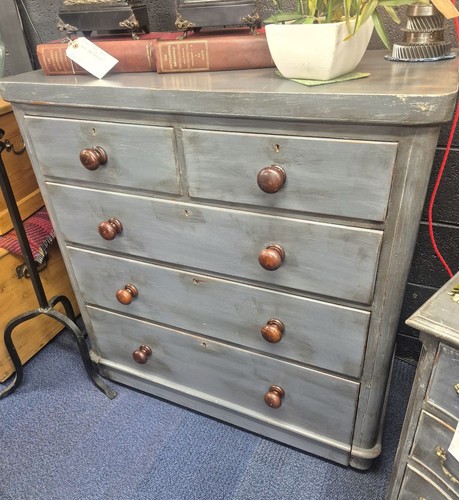 Lovely 19th century chest - century, of