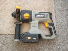 Titan TT1871SDS hammer drill with 5ah battery