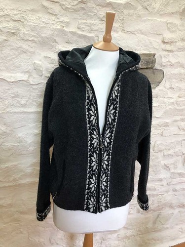 Icelandic design hooded wool - hooded,