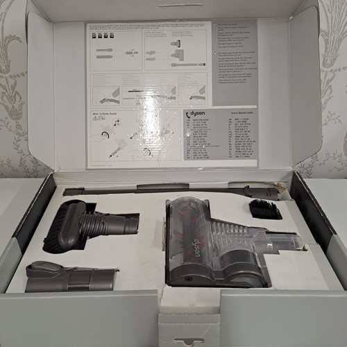Dyson car cleaning kit - dyson,