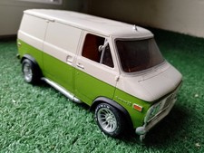 AMT 1/25 1977 CHEVY CHEVROLET CUSTOM  VAN BUILT MODEL KIT