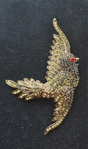 Butler wilson brooch rare - &,