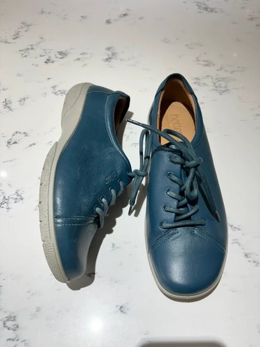 Vgc dark blue hotter trainers