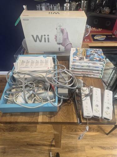 Nintendo wii white console - wii,