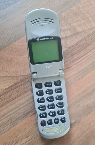 Motorola v50 retro mobile - motorola,