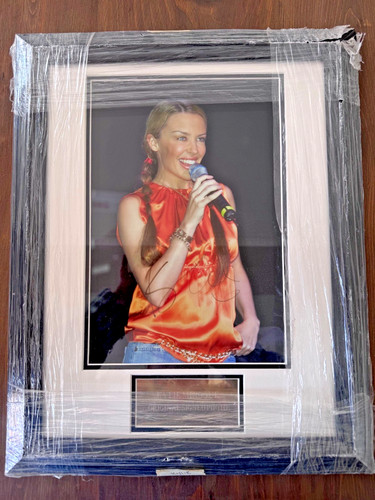 Kylie minogue signed - kylie, photo
