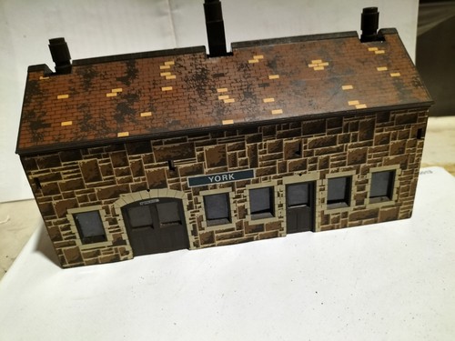 Hornby gauge engine shed - gauge,
