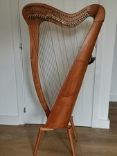 Pilgrim Clarsach, Lever Harp non-pedal, 34 String, with case and legs,