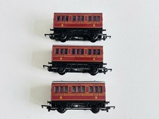 RAKE OF 3 X HORNBY MAROON 4