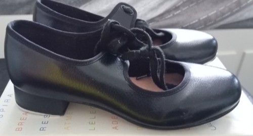 Girls tap dancing - dancing, shoes