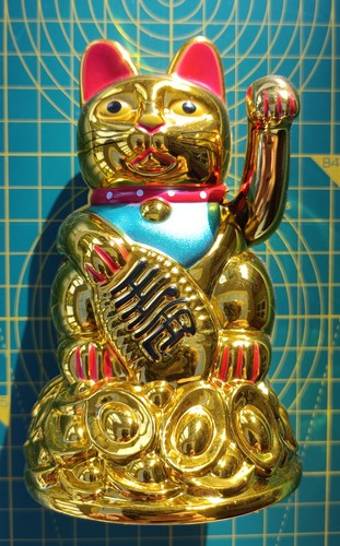 Gold lucky waving cat - 3.5",