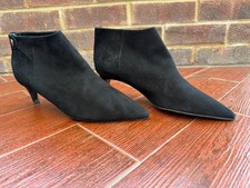 Jigsaw Black Suede Kitten Heels – Women’s UK 7 / EU 40 – Real Suede Shoes