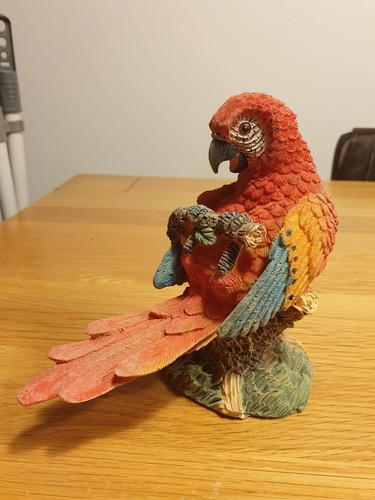 Vintage resin parrot - , figurine