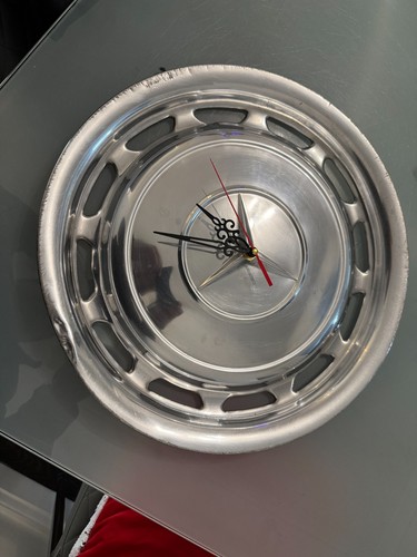 Mercedes wheel hub - , cap