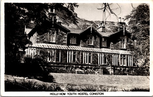Holly how youth hostel - holly,